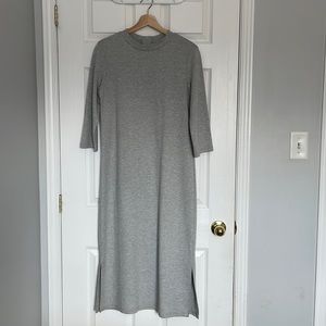 Minimum 3/4 sleeve grey midi dress